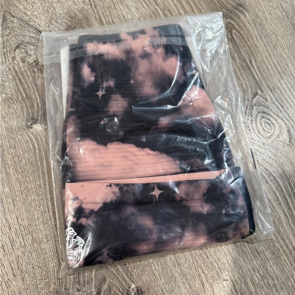 DUAL WOLF EVERSON SEAMLESS “VALENCOURT” SHORTS IN BLACK DESERT NIGHT SKY - Picture 5 of 6